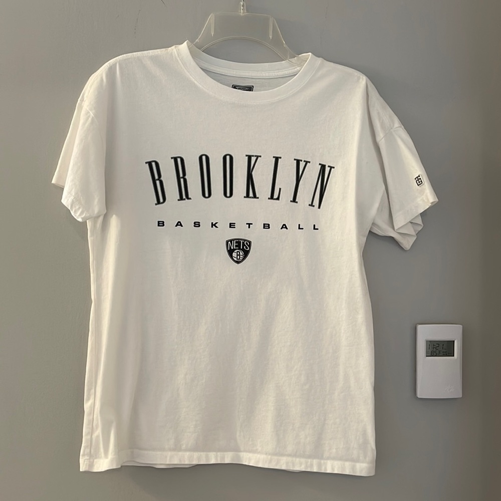 Brooklyn nets t shirt, ladies small
